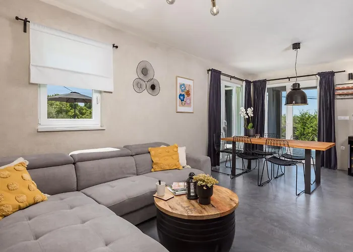 Nika By Interhome